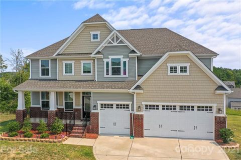 7411 Pikes Lane