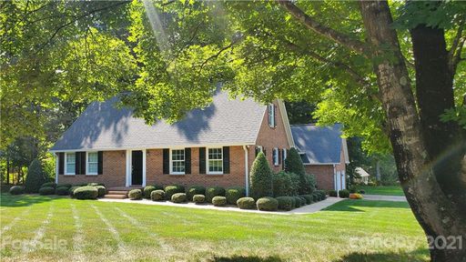 1898 Fairway Drive