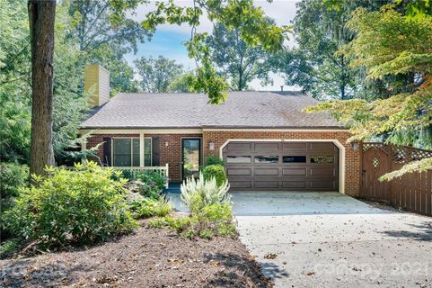 40 Foxberry Drive