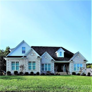 329 Wintergreen Court sold home in Hall Crossing, Kings Mountain, NC
