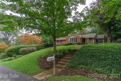 6 Woodcrest Road