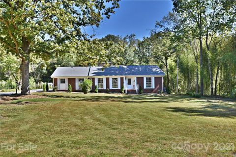 237 Pinewood Lane