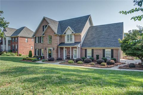 2832 Devonshire Court
