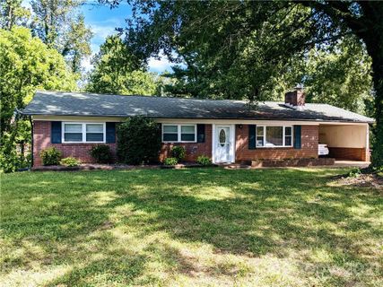 115 Hilltop Avenue sold home in Lakeview Acres, Valdese, NC