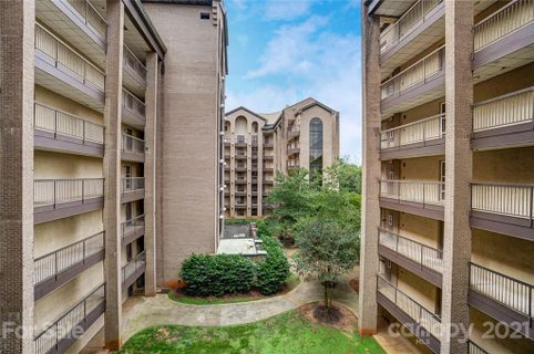 211 Heritage Boulevard 402