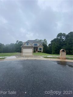 736 Cedar Hill Drive