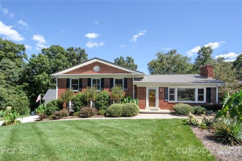 608 Ne Deveron Place
