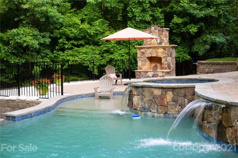 2800 Providence View Lane