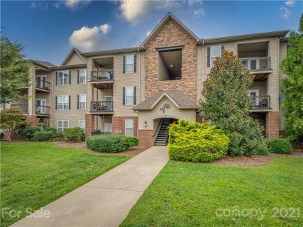 181 Brickton Village Circle 108