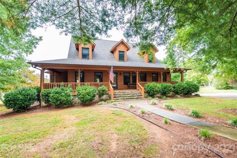 11 Knob Hill Road