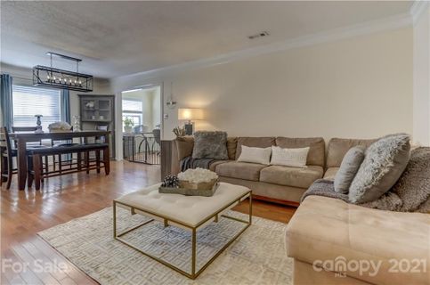 8508 Castle Pine Court 1