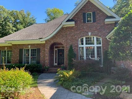 13 Cedar Chine Drive