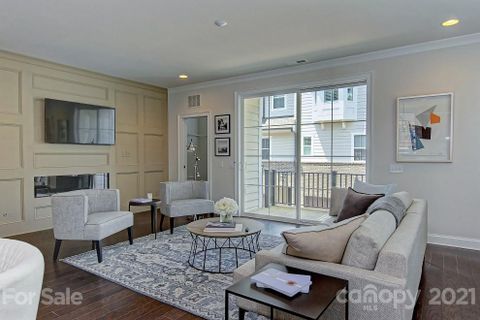 1205 Cotswold Place