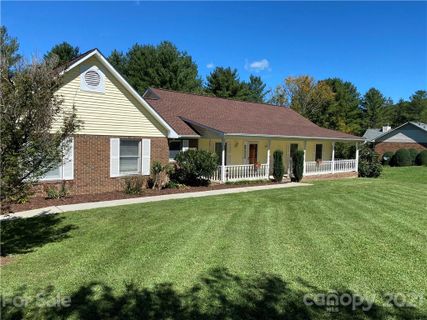 104 Mountain Valley Drive sold home in Mountain Valley, Hendersonville, NC