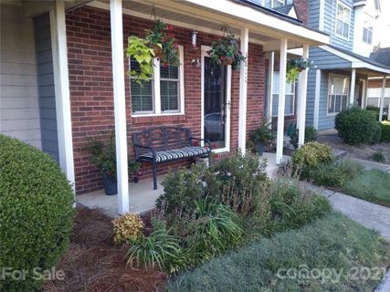 3811 Mosscroft Lane