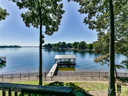 7994 Holly Court sold home in Westport Peninsula, Denver, NC