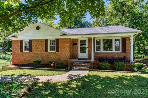 1439 Grovewood Drive