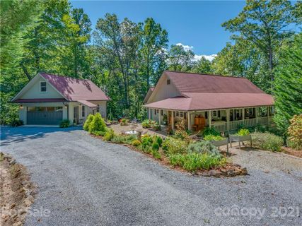 126 Falling Leaf Lane sold home in Hoblestik Ridge, Saluda, NC