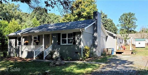 1025 Manassas Drive sold home in Jackson Heights, Concord, NC