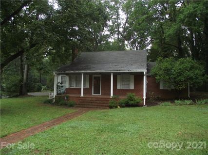 2976 Shady Lane