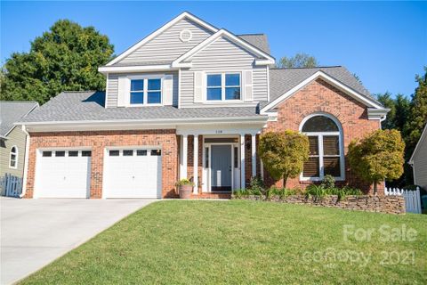 118 Lakewood Circle Drive