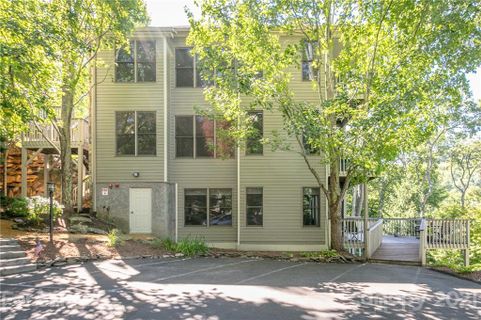 10 Stoney Falls Loop 4-104