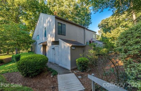13 Longbow Court