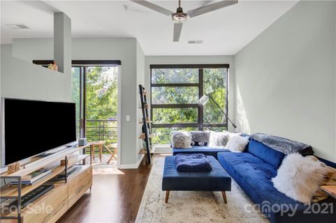 525 E 6th Street 204