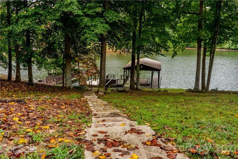 671 Wood Hollow Road