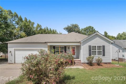 1637 Red Bird Circle