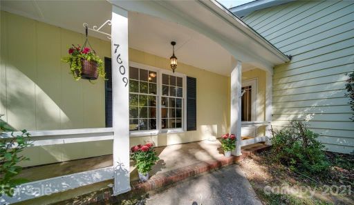 7609 Winterset Drive