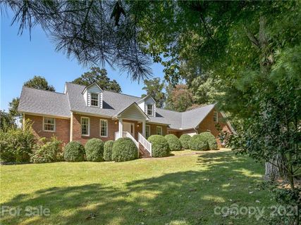 18 Westridge Drive