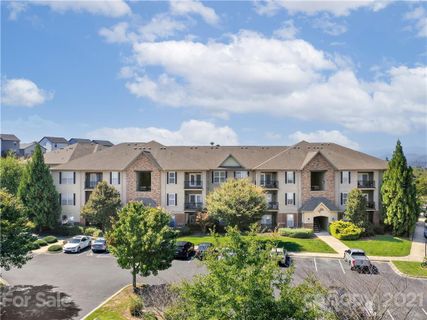 181 Brickton Village Circle 304
