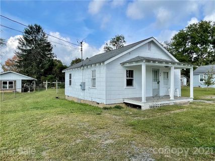 68 Summitt Avenue sold home in Jordan Terrace, Brevard, NC