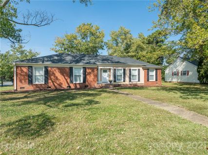 6022 Farm Pond Lane
