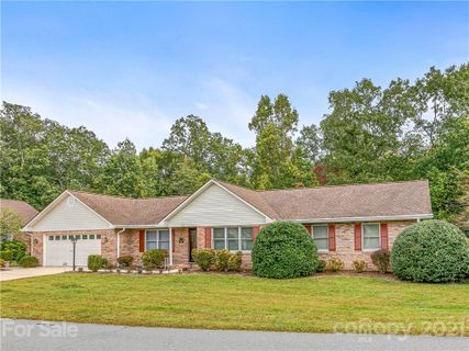 193 Mountain Valley Drive sold home in Mountain Valley, Hendersonville, NC