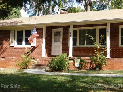 670 University Drive