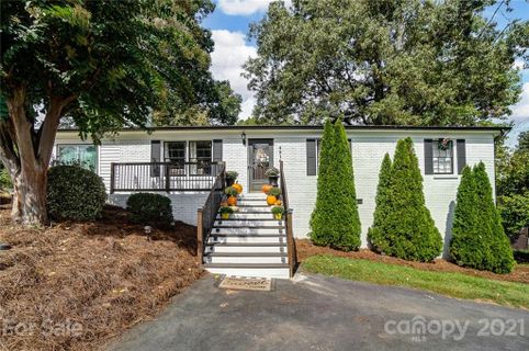 4816 Maplecrest Drive