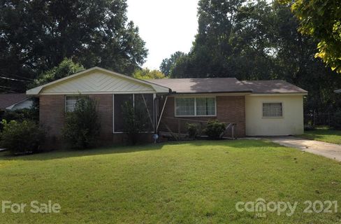 1544 W Colonial Drive