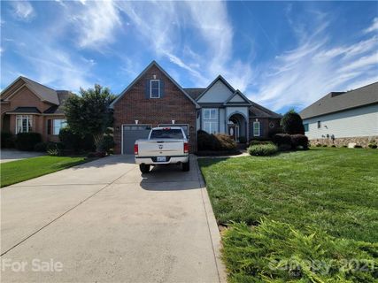 105 Players Park Circle sold home in Fox Den Country Club, Statesville, NC