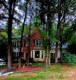 7923 Harrington Woods Road