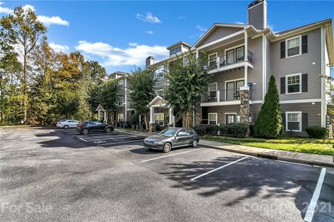 900 Vista Lake Drive 207