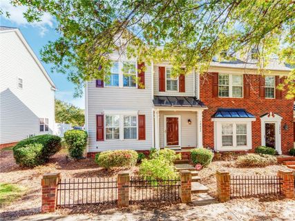 18652 Oakhurst Boulevard End Unit