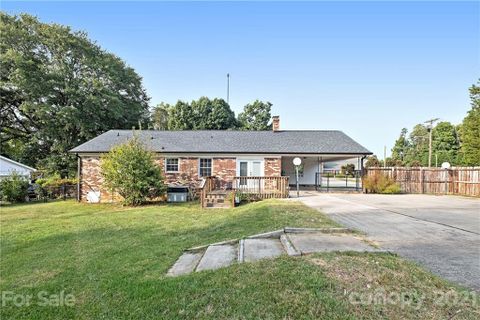 1002 Laurel Woods Drive
