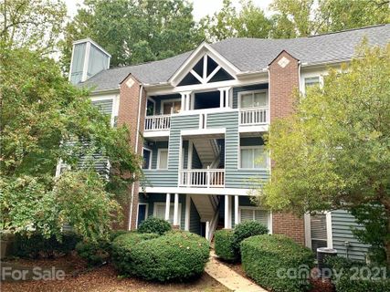 2512 Cranbrook Lane