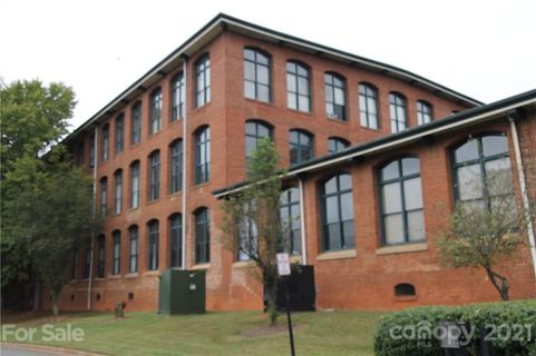 201 S Hoskins Road 114