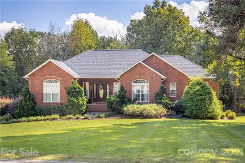 3957 54th Avenue sold home in Shoal Creek Cove, Hickory, NC