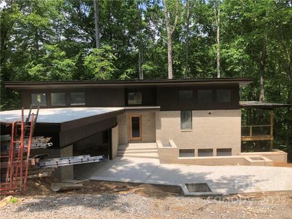 162 Sequoyah Hills Drive sold home in Sequoyah Hills, Fletcher, NC