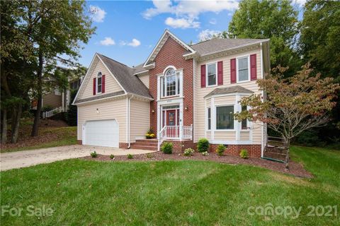 4900 Chestnut Knoll Lane