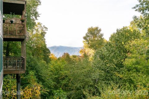 222 Creekside Way D/102
